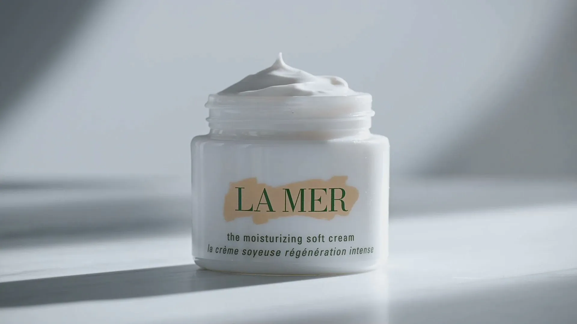 The moisturizing soft cream La Mer